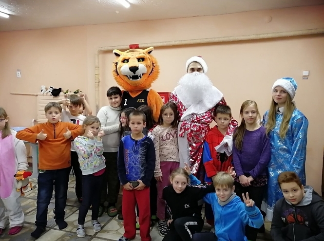 Бойцы СПО «Орбита» организовали детский досуг в праздничные дни
