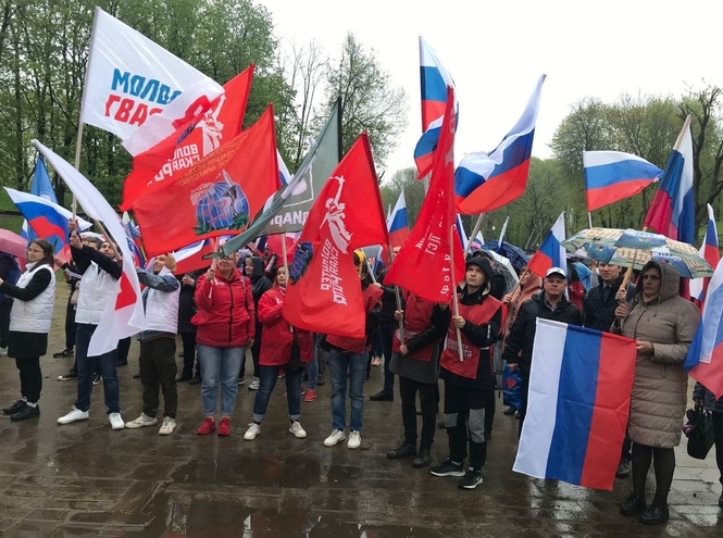 В Смоленске прошел патриотический концерт «Своих не бросаем»