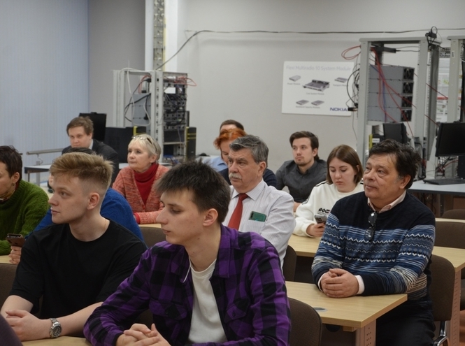 Студенты СПбГУТ научились работать с сетями мобильной связи на факультативе