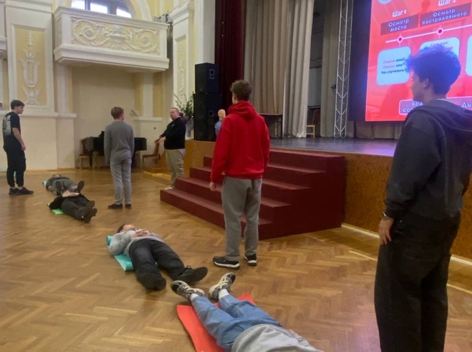 Студенты СПбКТ освоили навыки оказания первой помощи