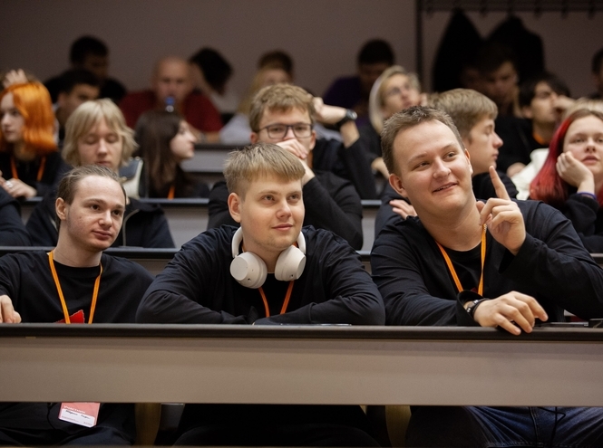 В СПбГУТ провели молодежный киберфестиваль «Первые на связи»