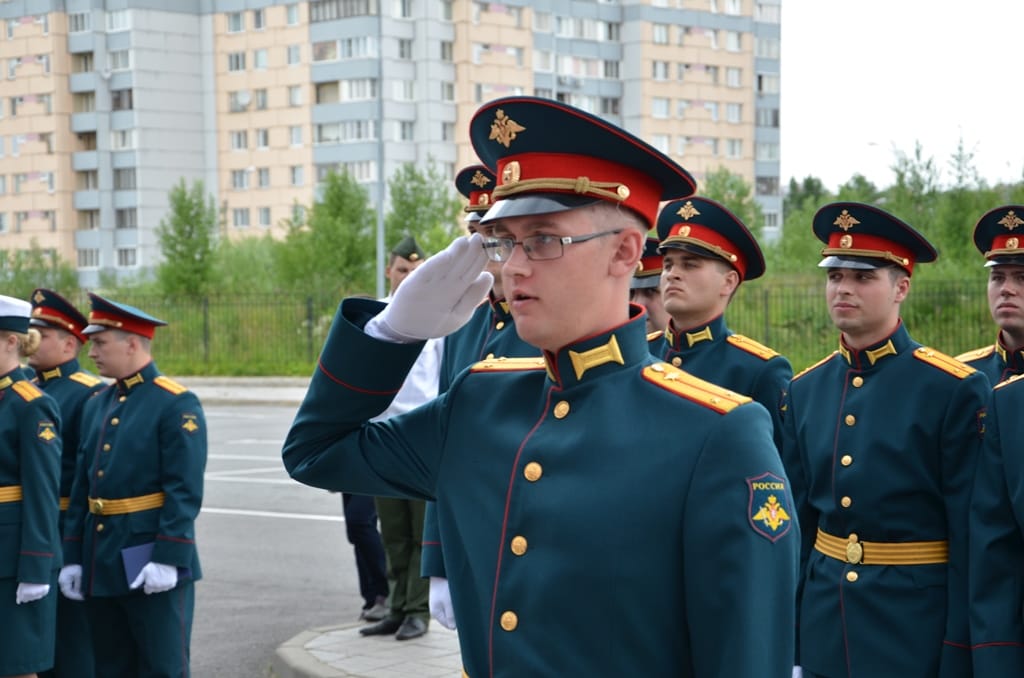 Молодые курсанты полиции. Курсанты вумо выпуск. Лейтенантские курсы с высшим образованием. Лейтенантские курсы с высшим образованием. Выпуск увц бонч.