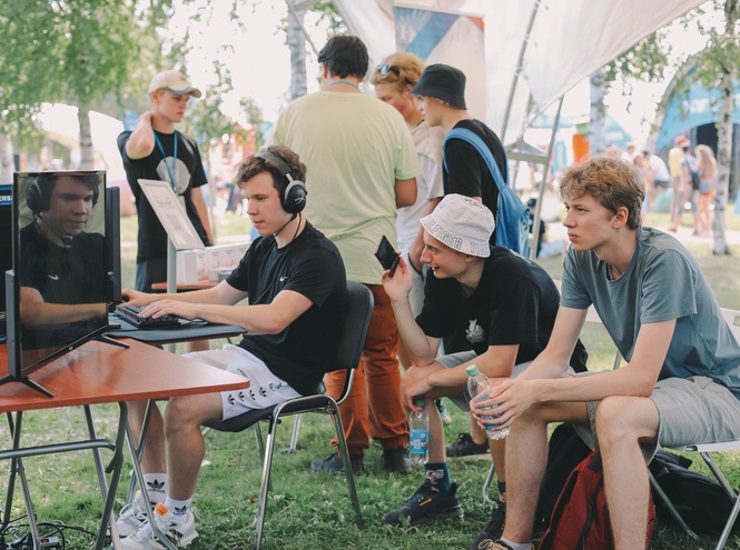 From the broadcast to the tournament: SPbSUT held interactive sessions for VK Fest participants