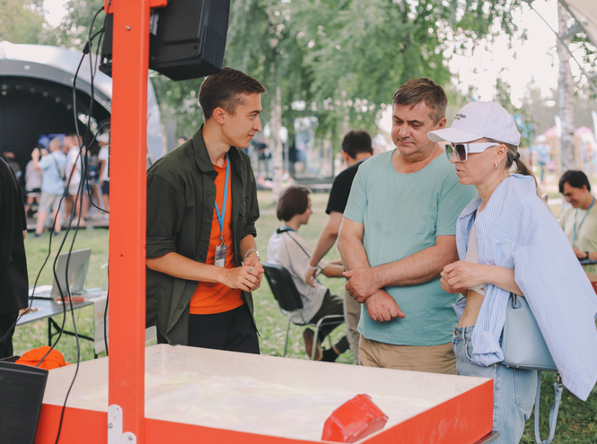 From the broadcast to the tournament: SPbSUT held interactive sessions for VK Fest participants