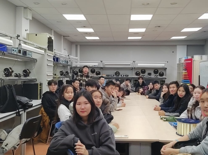 Schoolchildren from Yakutia got acquainted with the University of Telecommunications