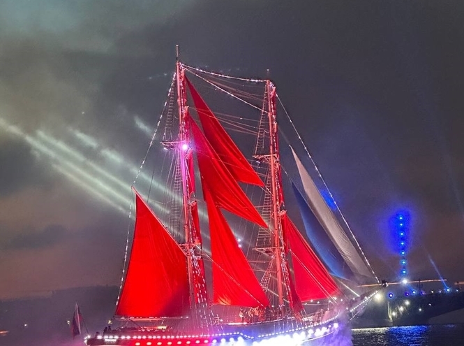 "Scarlet sails" for students of SPbSUT College