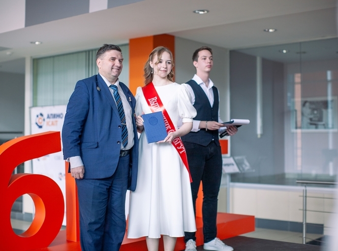 Выпускники факультета КБ первыми в СПбГУТ получили дипломы