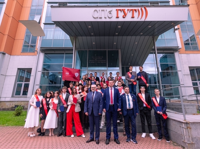 Выпускники факультета КБ первыми в СПбГУТ получили дипломы