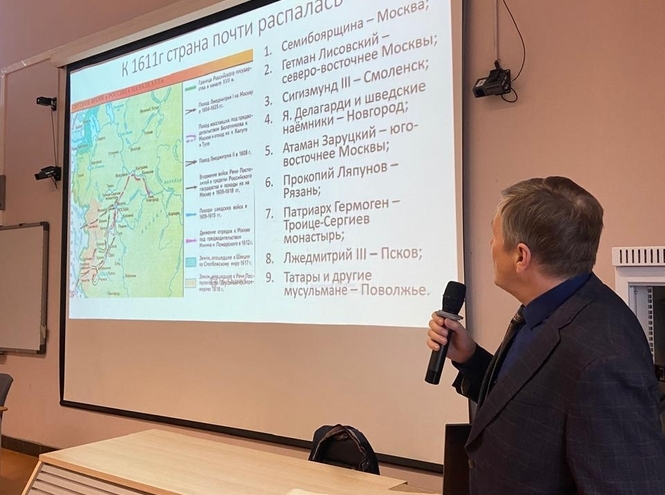Студентам СПбГУТ рассказали об историческом смысле Дня народного единства