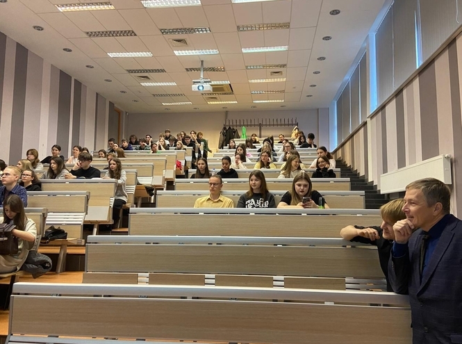 Студентам СПбГУТ рассказали об историческом смысле Дня народного единства