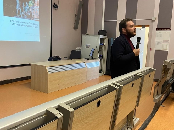 Студентам СПбГУТ рассказали об историческом смысле Дня народного единства