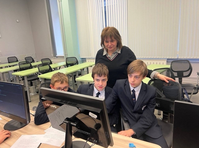 СПбГУТ развивает сотрудничество с Инженерно-технологической школой № 777