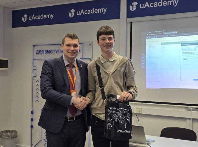 В СПбГУТ дали «ИТ-старт» петербургским школьникам