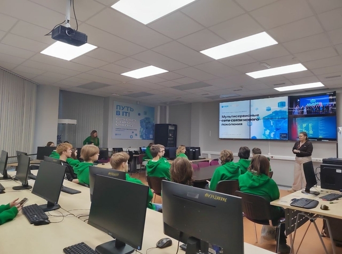 Школьники Ленобласти из «ФосАгро-класса» побывали в СПбГУТ