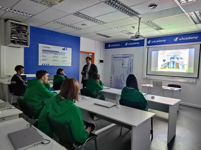 Школьники Ленобласти из «ФосАгро-класса» побывали в СПбГУТ