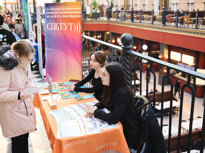 «Бонч» ближе: диалог с абитуриентами прошел в «Vokzal 1853»