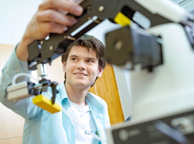 «Газпром нефть» примет на практику более тысячи студентов