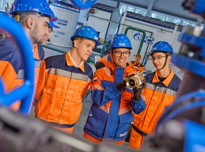 «Газпром нефть» примет на практику более тысячи студентов