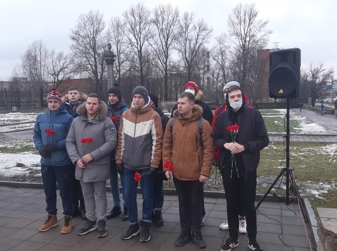 На Невском воинском кладбище «Журавли» состоялся траурно-торжественный церемониал