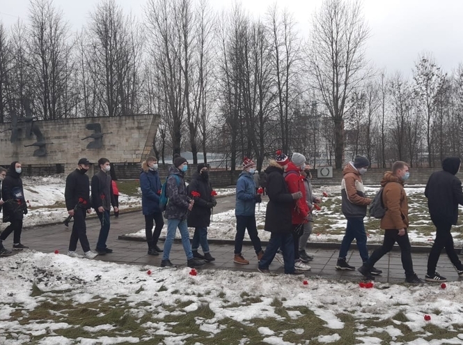 На Невском воинском кладбище «Журавли» состоялся траурно-торжественный церемониал