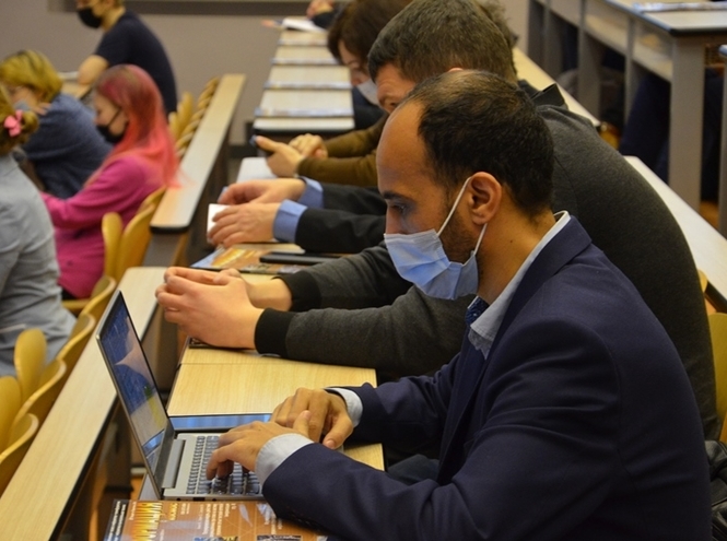 В СПбГУТ стартовала конференция АПИНО-2021