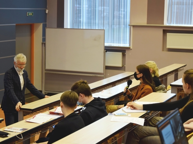 Время поступать: СПбГУТ провел общеуниверситетский День открытых дверей