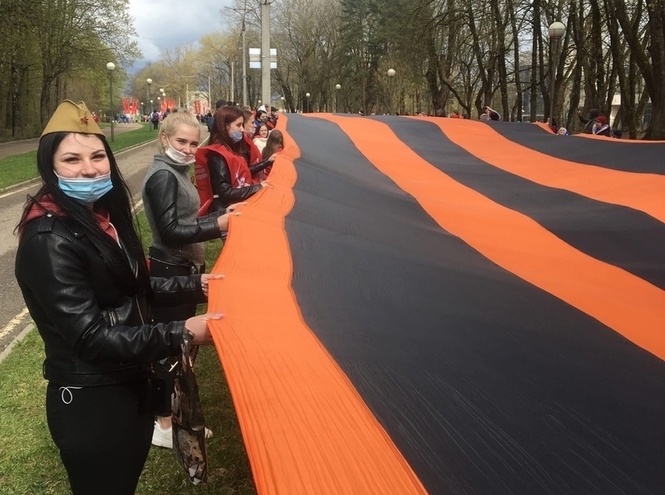 Волонтерский отряд СКТ принял участие в акции «Ленты Победы»