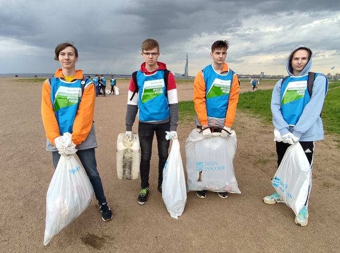 Волонтеры СПбГУТ на акции «Вода России»