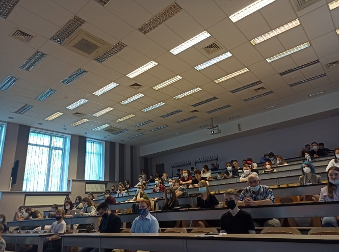 Накануне Дня России в университете обсудили патриотизм и гражданственность