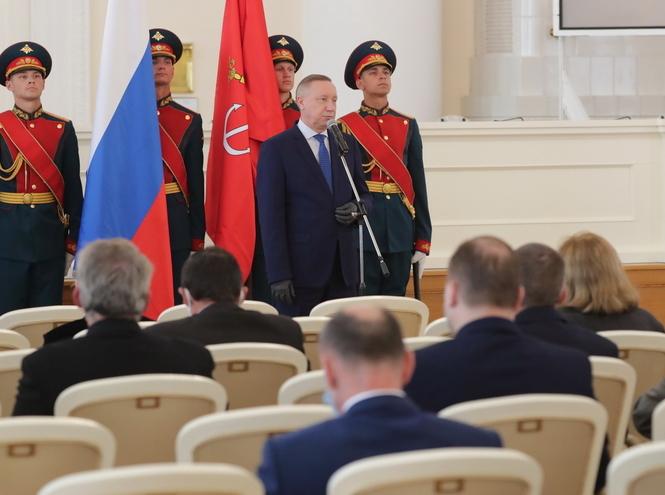 В Смольном наградили профессора СПбГУТ Льва Бузюкова