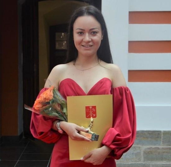 Студентка СПбГУТ Алина Суюндукова вошла в число лучших выпускников Санкт-Петербурга