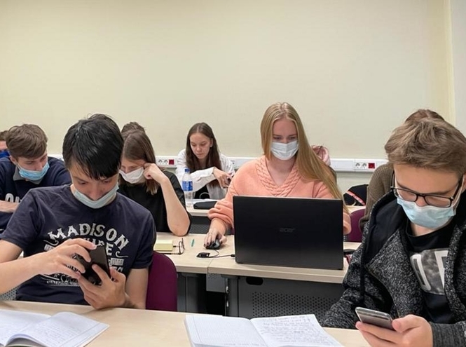 Викторина для студентов на кафедре ИНиРЯ ко Дню рождения СПбГУТ