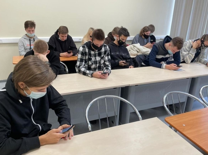 Викторина для студентов на кафедре ИНиРЯ ко Дню рождения СПбГУТ