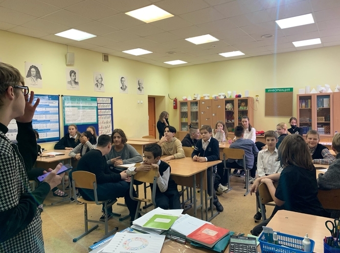 Экологический клуб СПбГУТ провёл лекцию школьникам