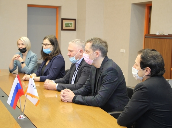 Оператор билайн подписал соглашение с СПбГУТ и провел встречу со студентами