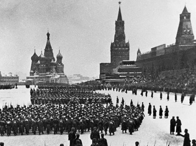 80 лет параду, ставшему легендой