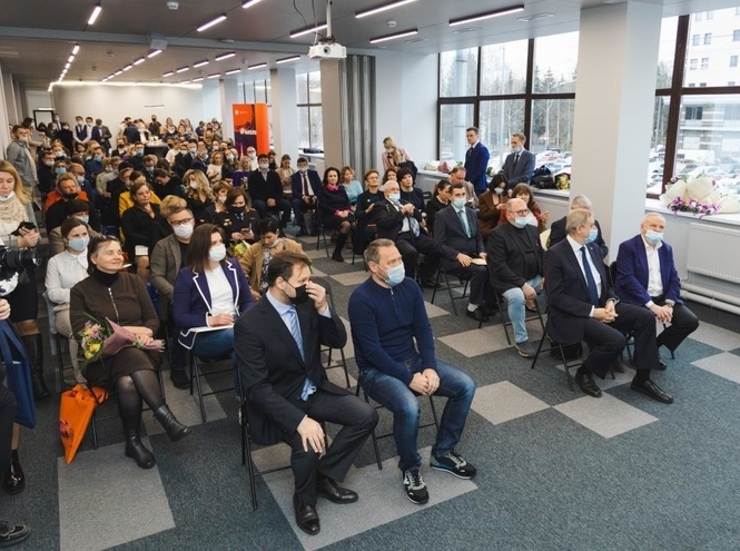 Начальнику отдела по воспитательной работе вручена благодарность городского Законодательного Собрания