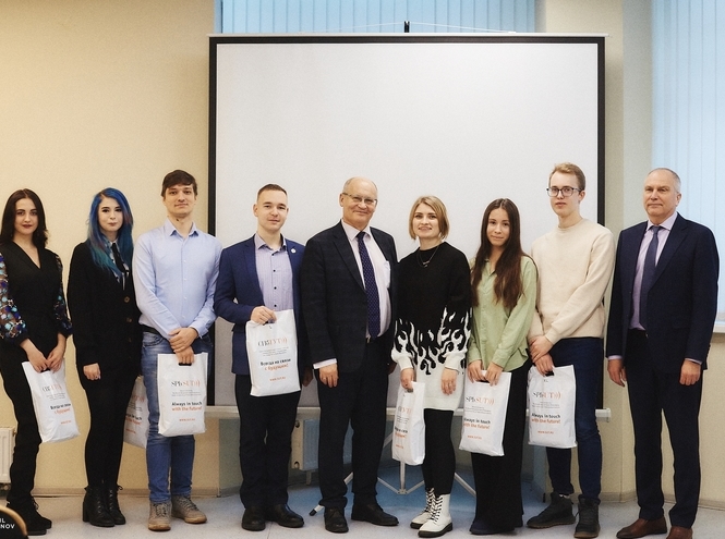 Вперёд за новыми победами: в СПбГУТ прошла встреча ректора со студентами