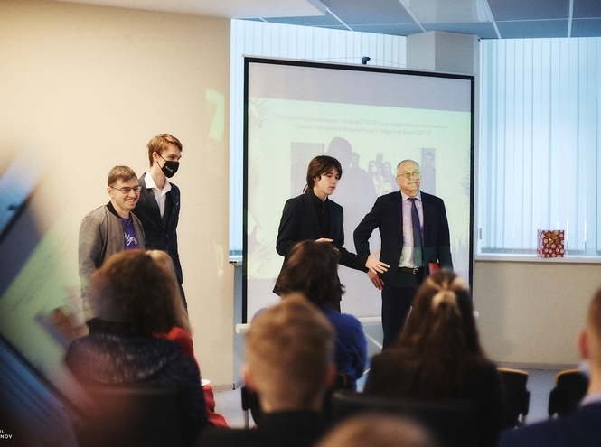 Вперёд за новыми победами: в СПбГУТ прошла встреча ректора со студентами
