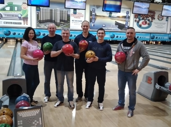 Работники СПбГУТ на соревнованиях по боулингу Спартакиады «Здоровье-2022»