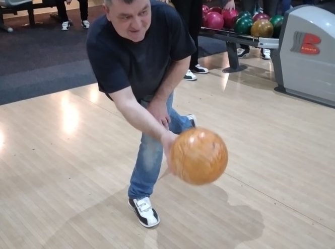 Работники СПбГУТ на соревнованиях по боулингу Спартакиады «Здоровье-2022»