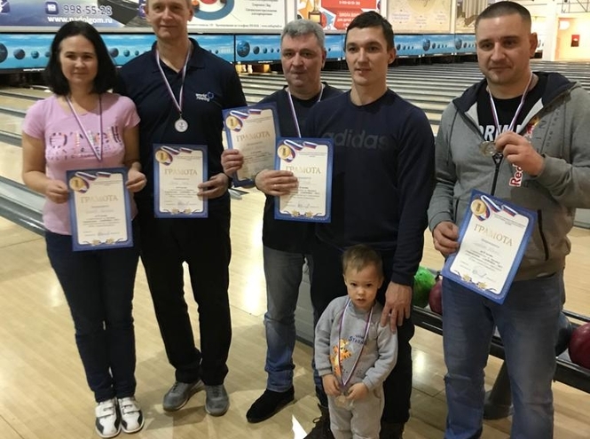 Работники СПбГУТ на соревнованиях по боулингу Спартакиады «Здоровье-2022»