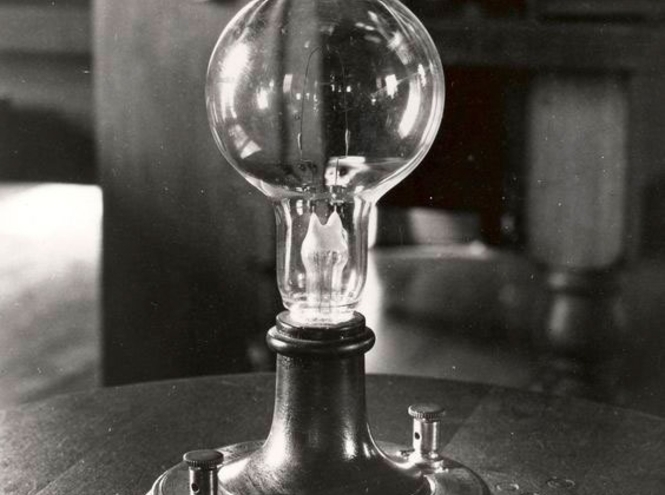 «Волшебник Менло-Парка»: 175 лет со дня рождения Томаса Эдисона