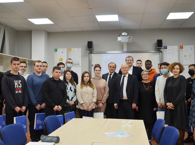 СПбГУТ и Т8 запустили обучение на базовой кафедре ВТС DWDM