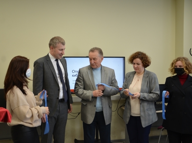 В СПбГУТ открылась межфакультетская лаборатория киберфизических систем