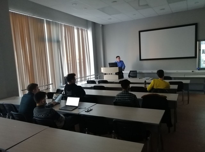 Магистрантам СПбГУТ рассказали об исследовательской деятельности в научных ротах