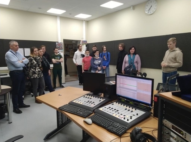 Факультет радиотехнологий связи представил лаборатории и научные центры абитуриентам