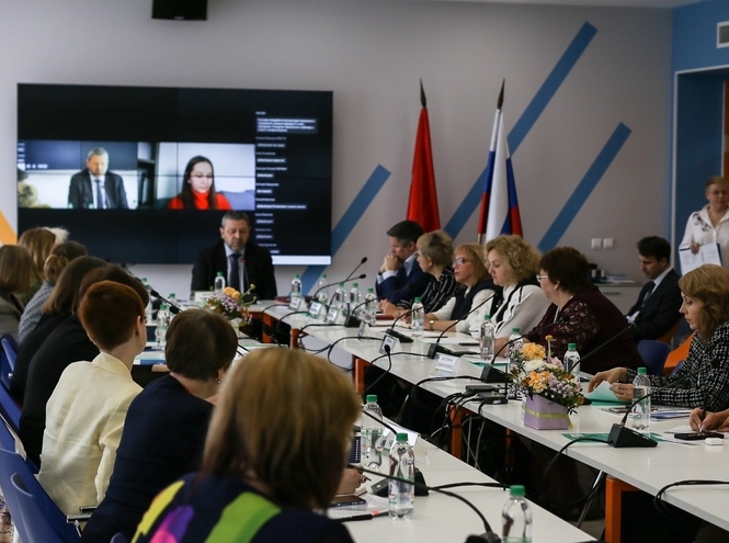 Специалист по работе с предприятиями СПбГУТ приняла участие в совещании Комитета по труду и занятости населения