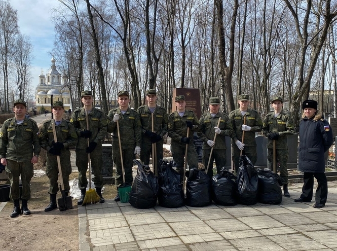 СПбГУТ принимает участие в городском месячнике по благоустройству территорий