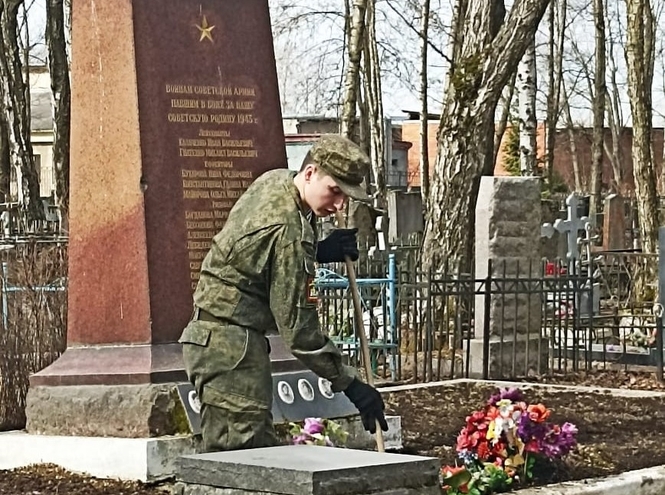 СПбГУТ принимает участие в городском месячнике по благоустройству территорий